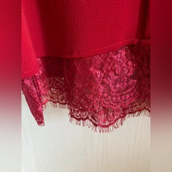 Liu Jo Scarlet Sleeveless Blouse with Lace Detail - Picture 2 of 6